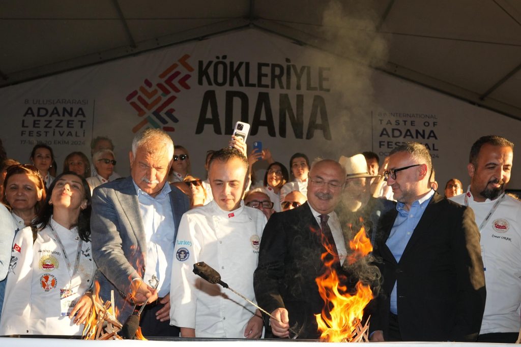 Lezzet-19-1024x683 “Kökleriyle Adana” Festivali’nde Ciğer Yediler