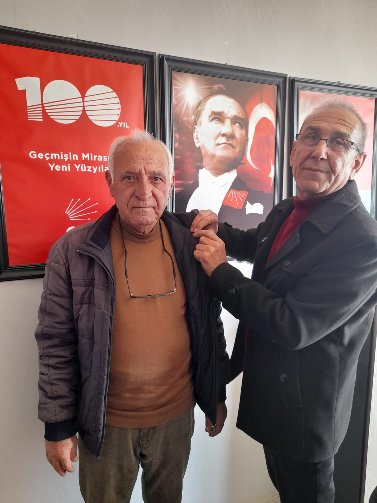 WhatsApp-Image-2025-02-25-at-21.19.56 Yumurtalık’da CHP’ye yoğun katılım var