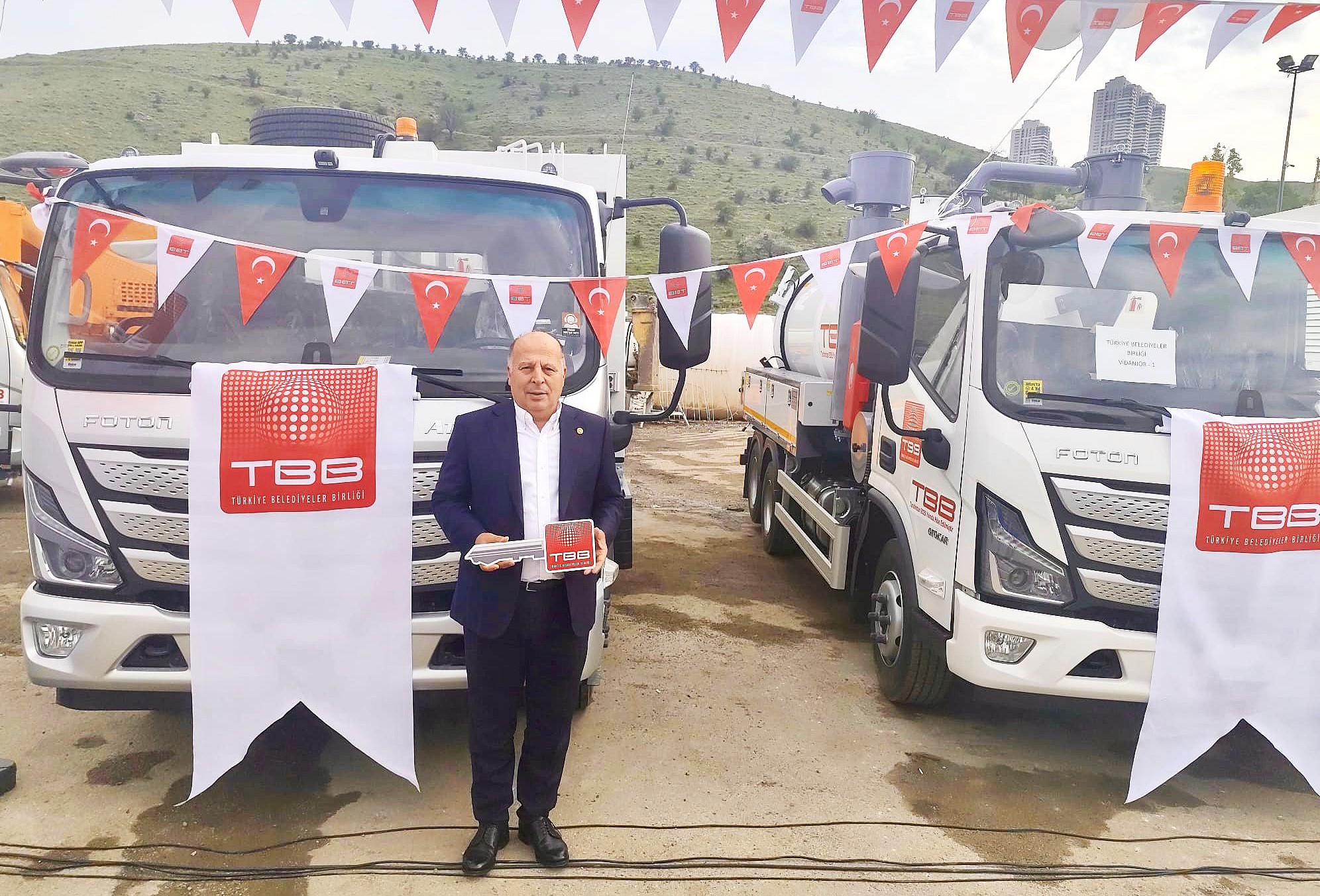 1 TBB'DEN YÜREĞİR BELEDİYESİ'NE HİBE ARAÇ DESTEĞİ
