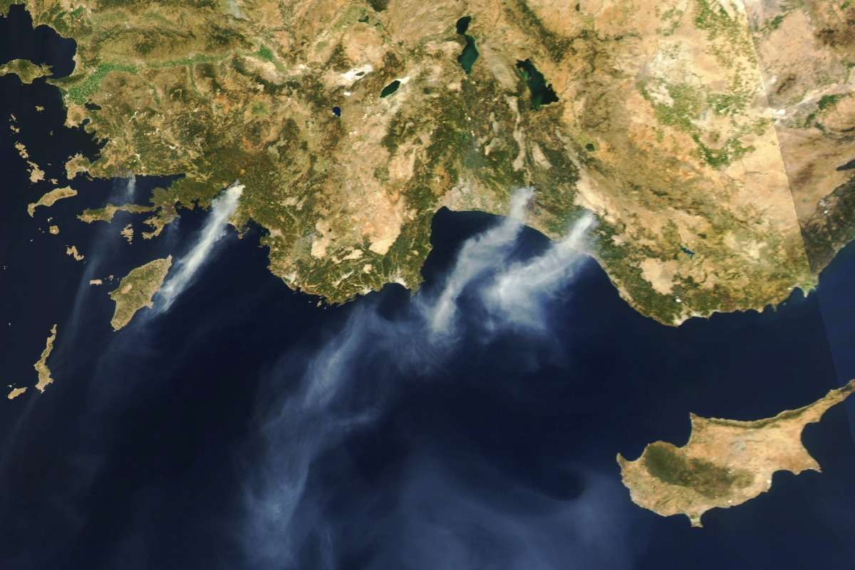 Köyceğiz yangınının dumanları Rodos’a ulaştı