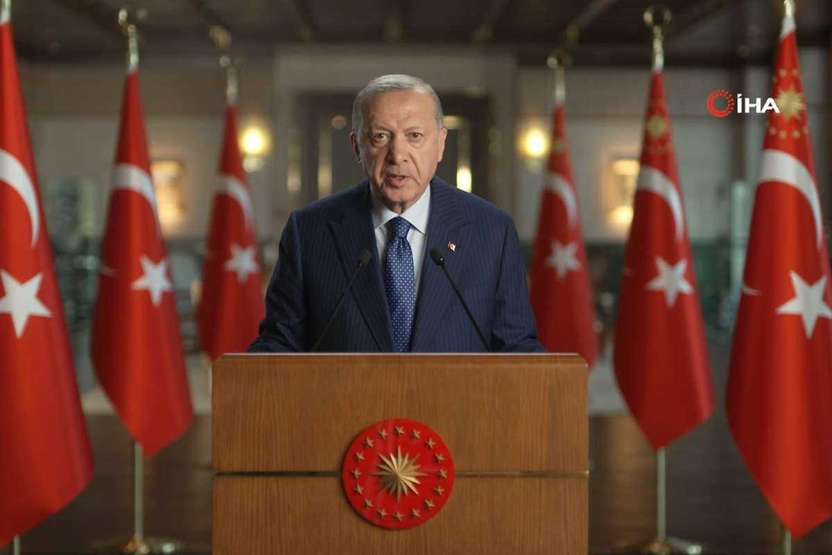 Cumhurbaşkanı Erdoğan: ‘Bizim hakikatlerle doldurmadığımız her boşluk yalanların istilasına uğrayacaktır’