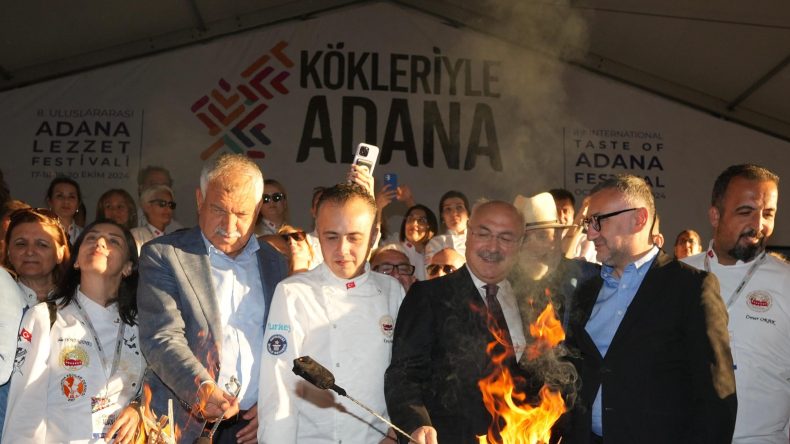 “Kökleriyle Adana” Festivali’nde Ciğer Yediler