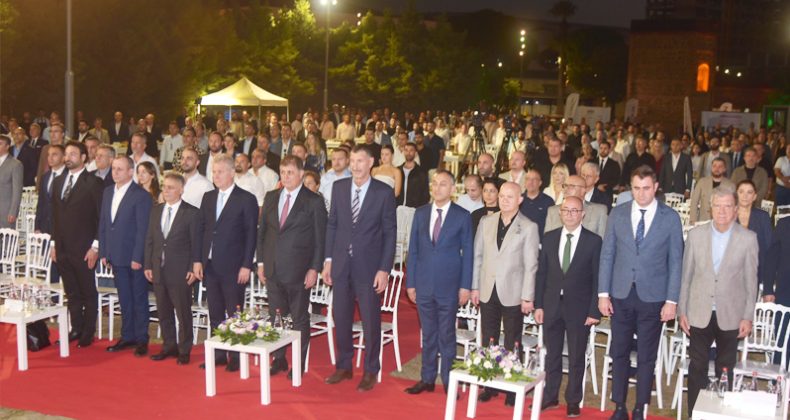 İzmir’i ‘İnşa Edenler’ Bir Araya Geldi