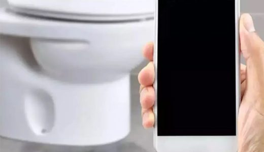 Tuvalette bile telefonu bırakamıyoruz!